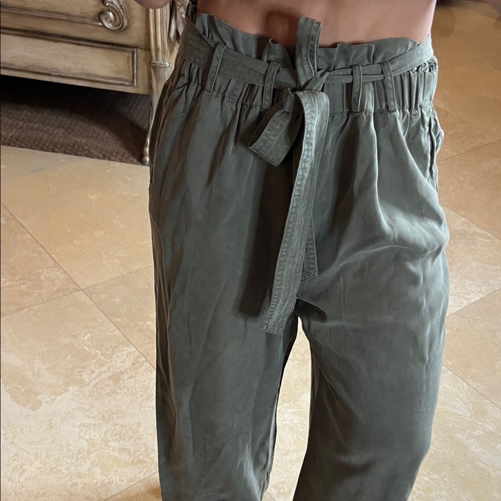 💕Women’s Olive Green Pants with Belt💕 - Picture 3 of 3